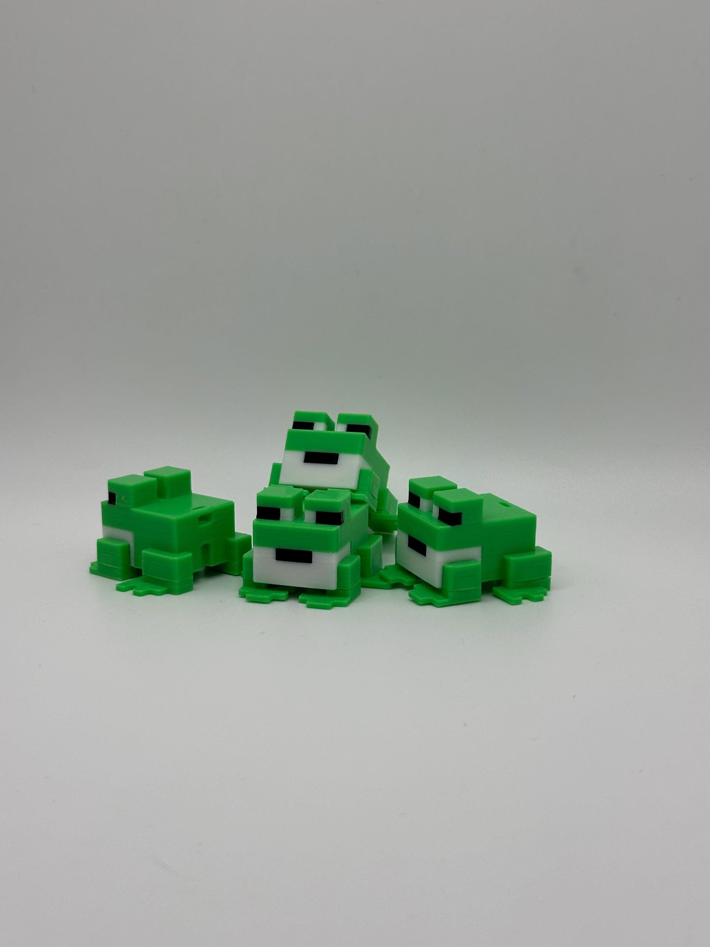 Sandbox Frog | 3D Printed Pixelated Frog Figure | Pixel Style Decor | Gamer Gift
