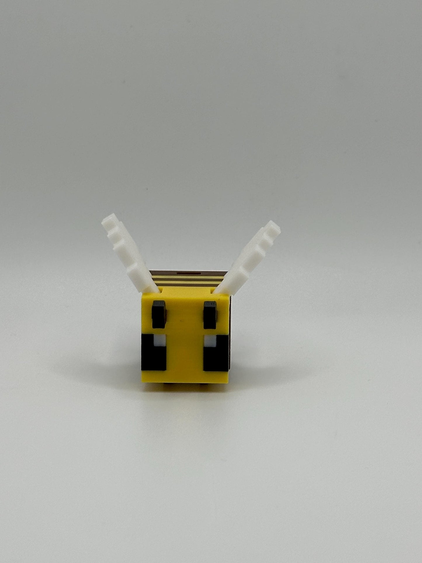 Articulated Bee – 3D Printed Figure with Moving Wings | Single Bee