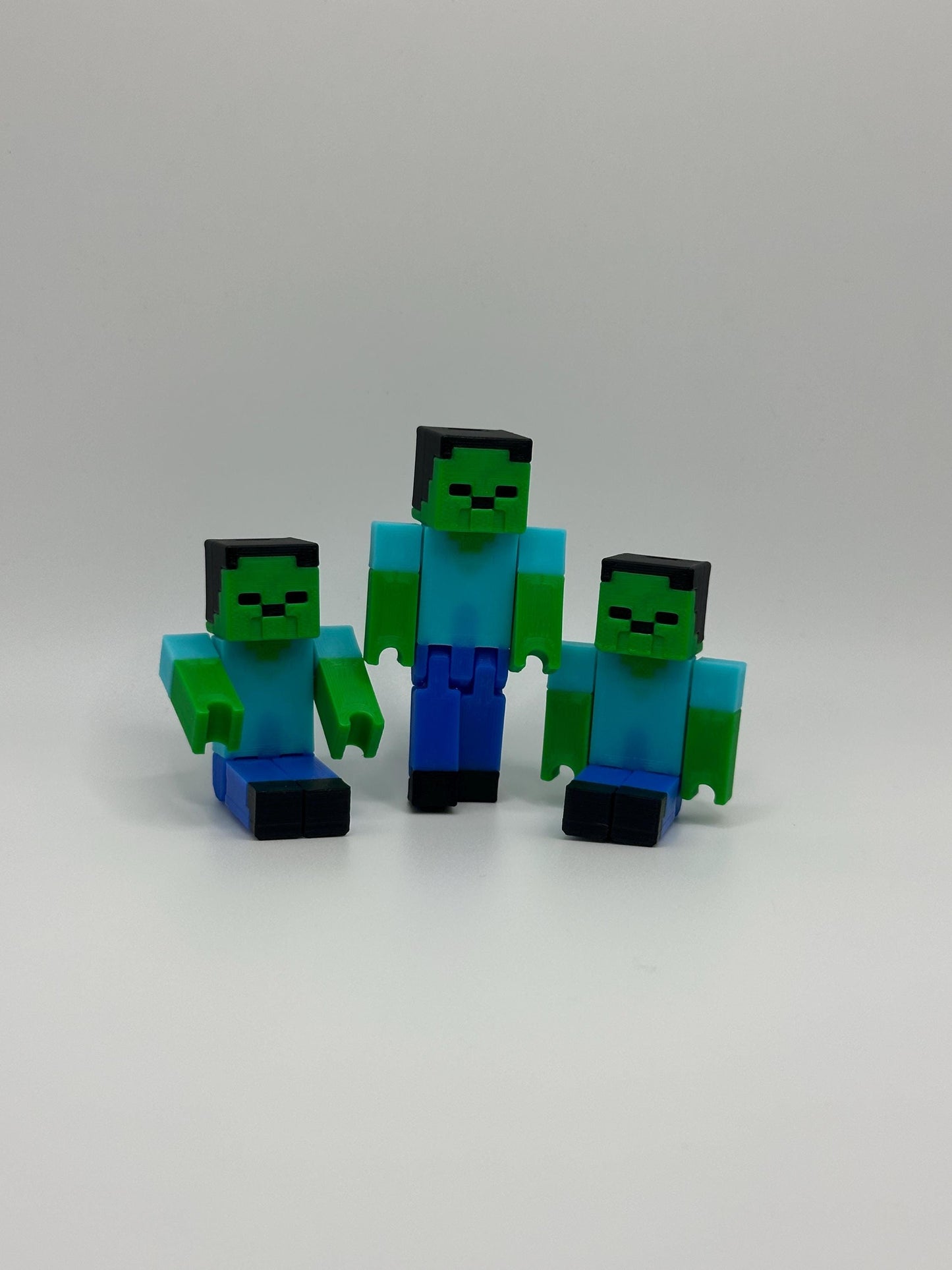 Articulated pixel inspired Zombie Figure – 3D Printed Pixel Toy for Gamers & Collectors – Movable Action Figure