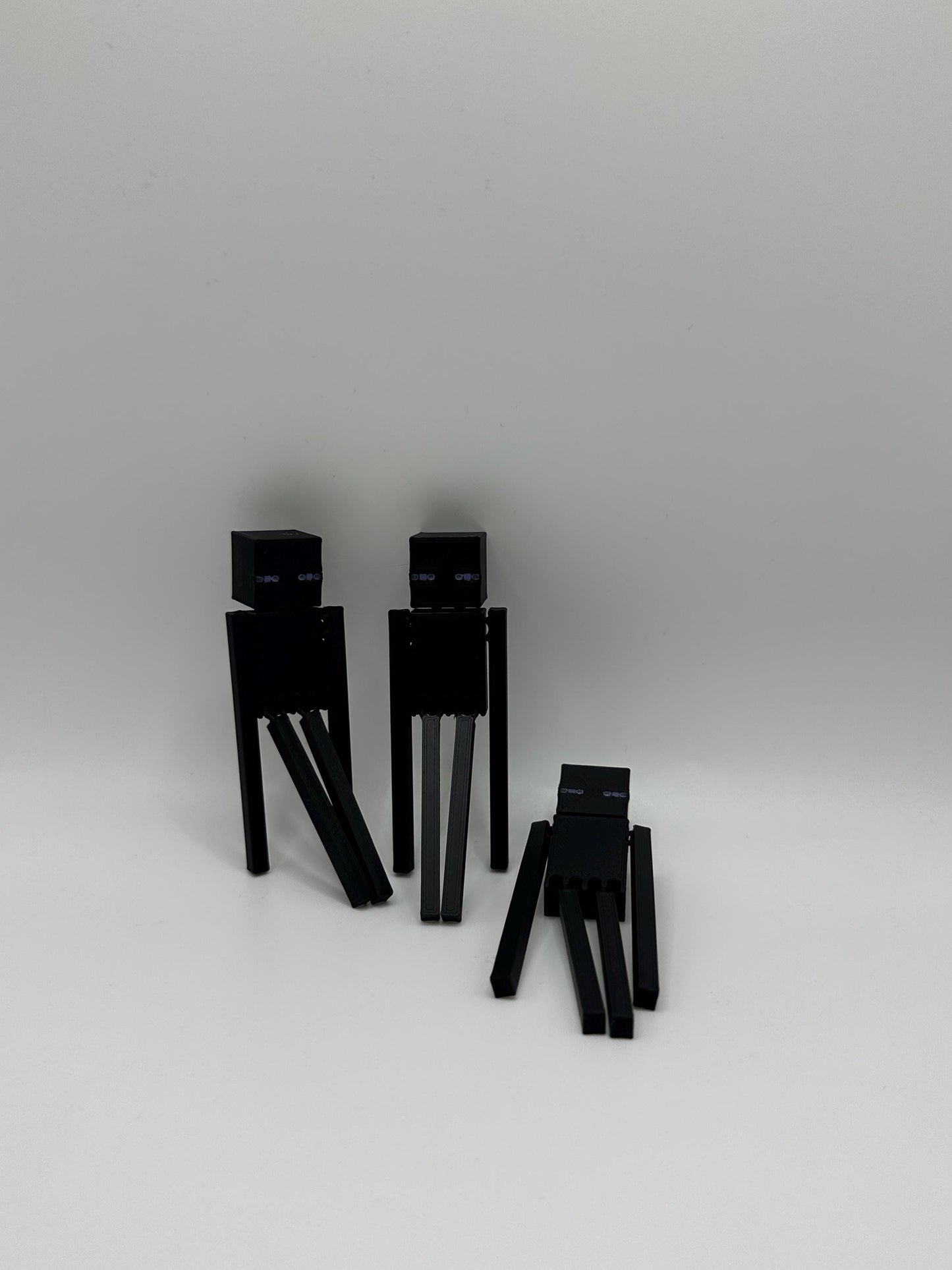 Articulated Tall Figure – Pixel-Inspired Poseable Toy – Fantasy Gift, Desk Decor, Fidget Figure