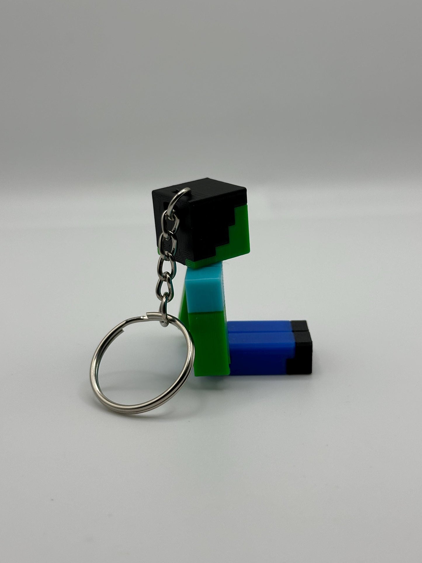 Articulated pixel inspired Zombie Figure – 3D Printed Pixel Toy for Gamers & Collectors – Movable Action Figure