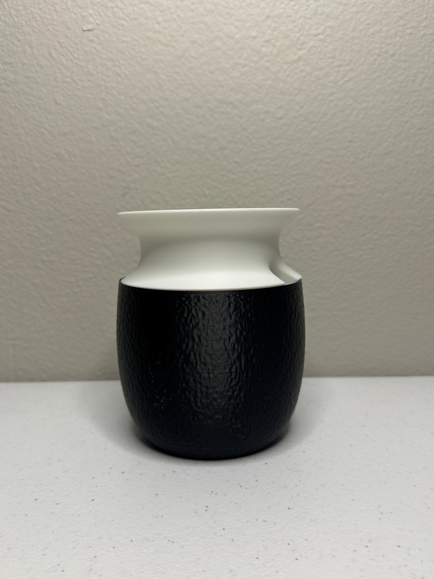 Two-Tone Planter with Water Reservoir: Modern Black & White Indoor/Outdoor Design