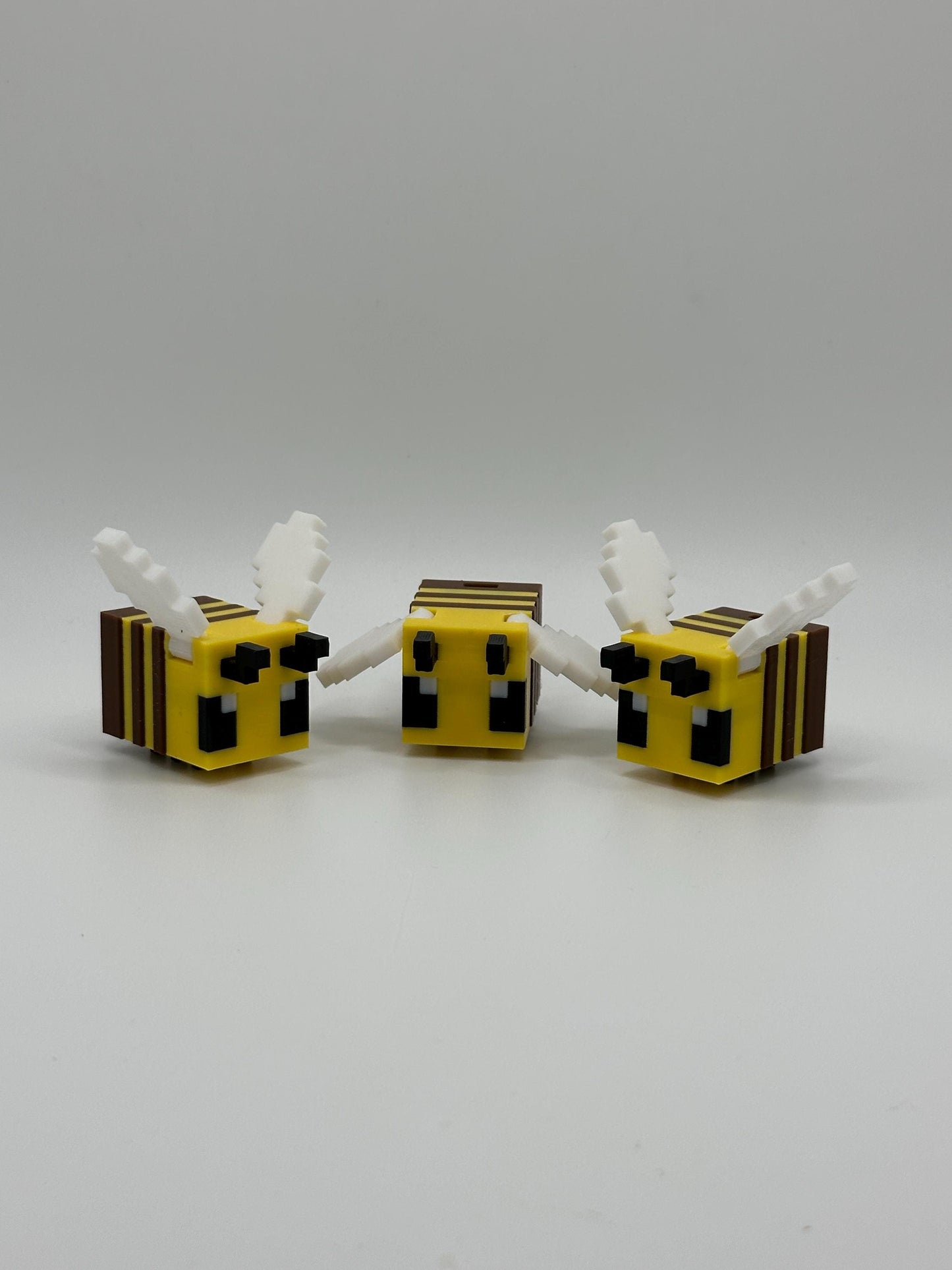 Articulated Bee – 3D Printed Figure with Moving Wings | Single Bee