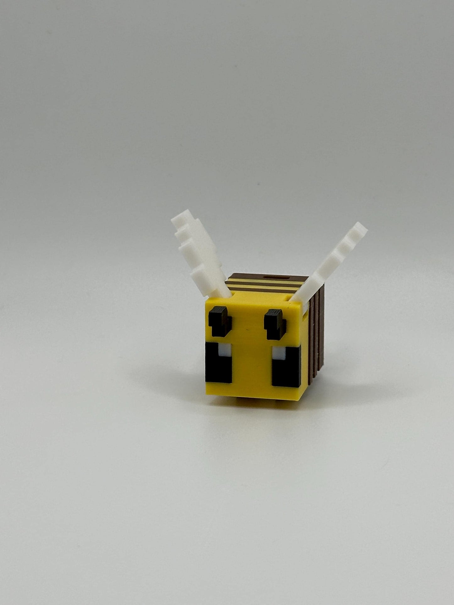 Articulated Bee – 3D Printed Figure with Moving Wings | Single Bee