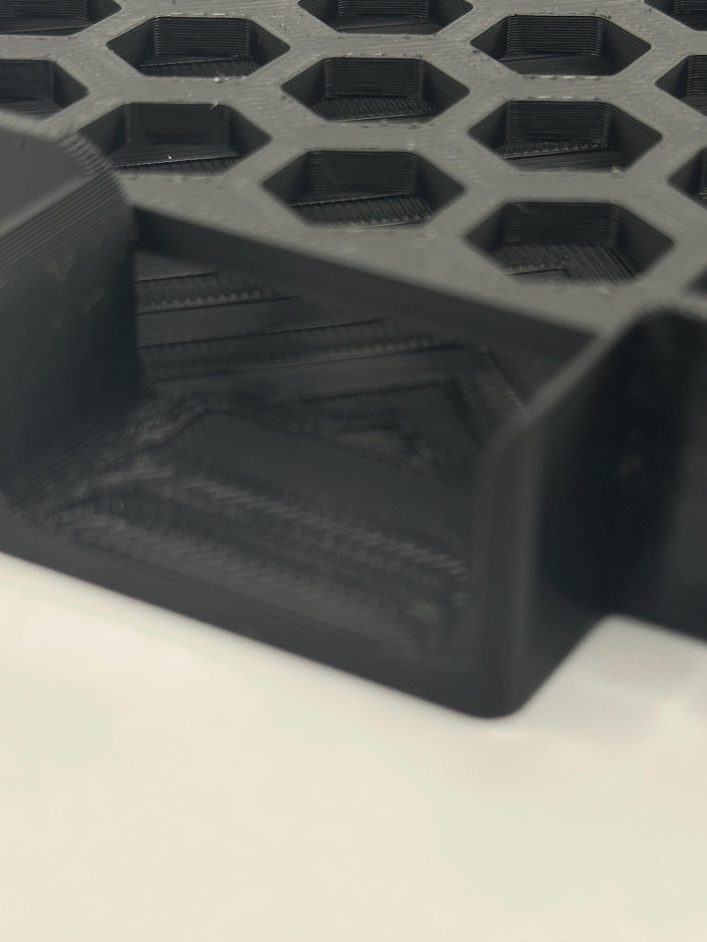 3D Printed Honeycomb Soap Dish – Modern Soap Holder with Drainage, Minimalist Bathroom Decor