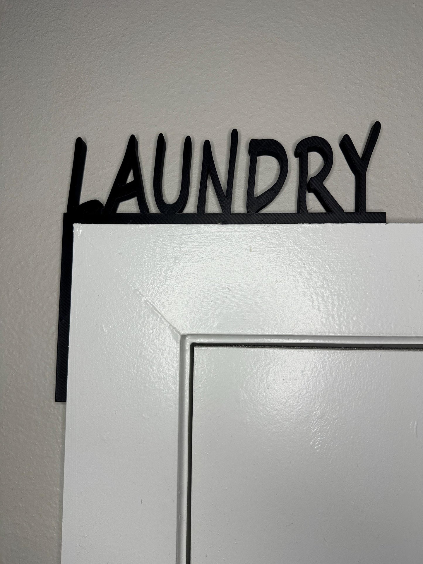 LAUNDRY Door Frame Topper Corner Sign – Left Side Mount – 3D Printed Modern Bathroom Label