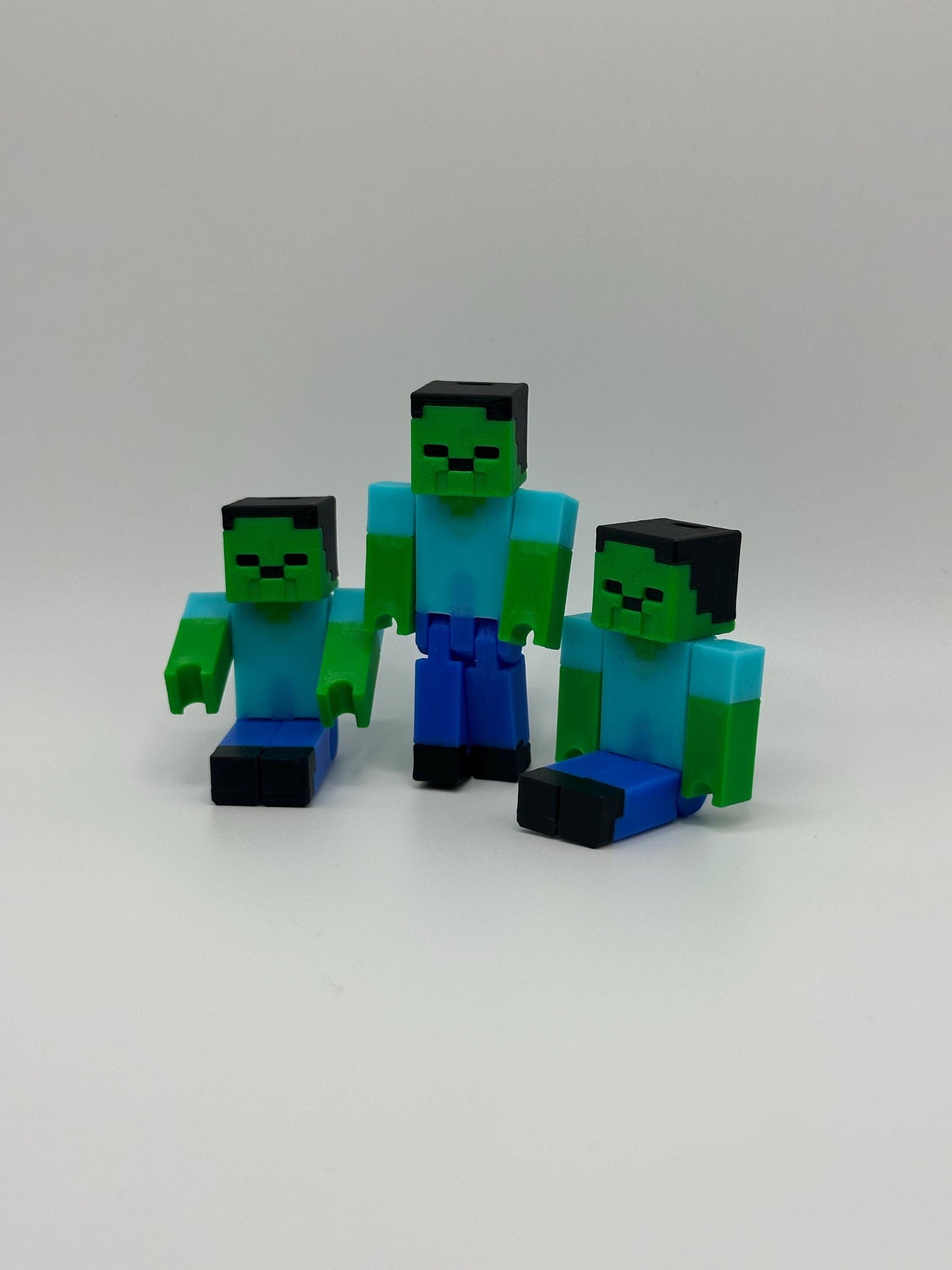 Articulated pixel inspired Zombie Figure – 3D Printed Pixel Toy for Gamers & Collectors – Movable Action Figure
