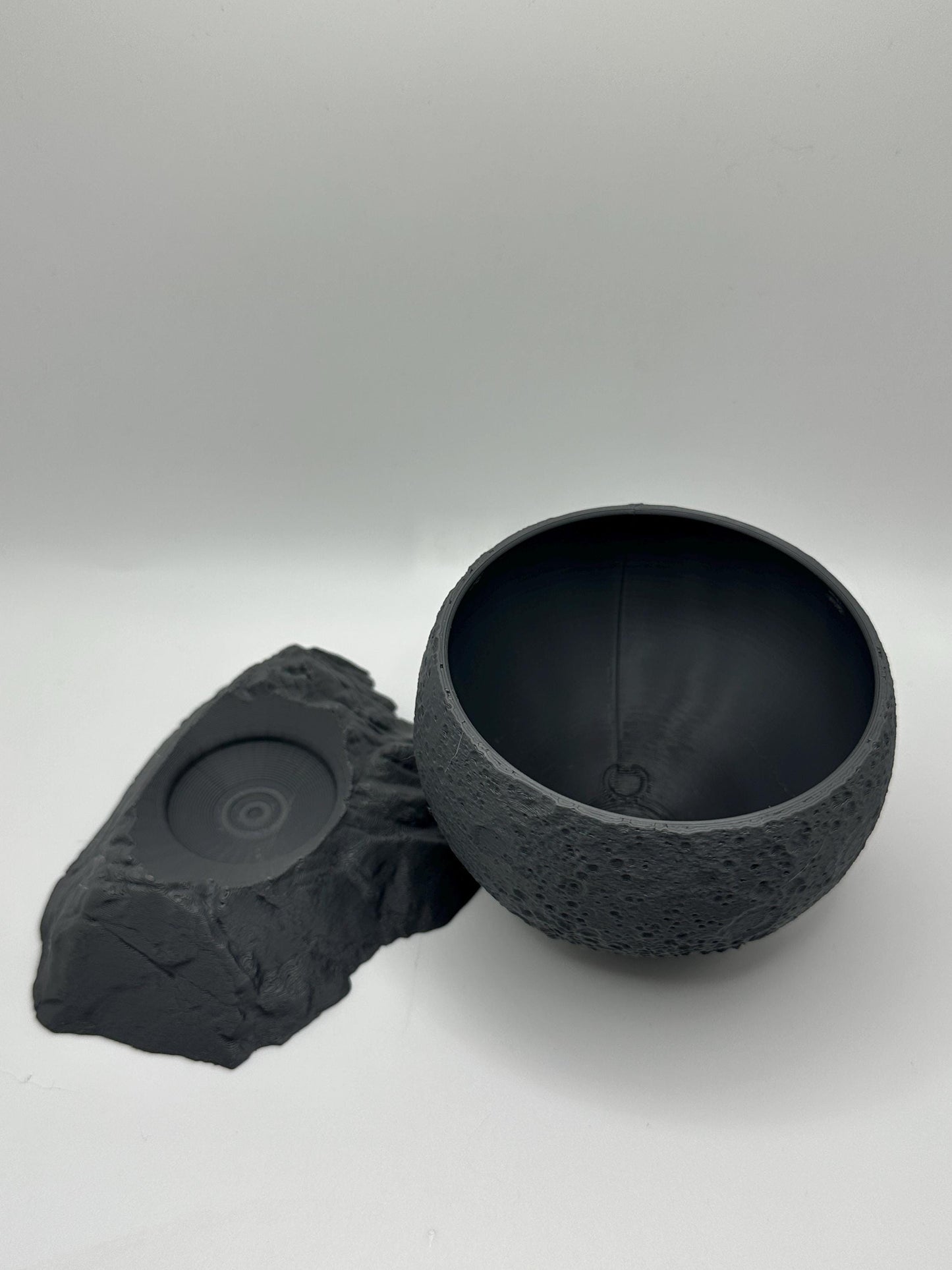 3D Printed Moon Planter with Stand: Lunar Pot with Drainage