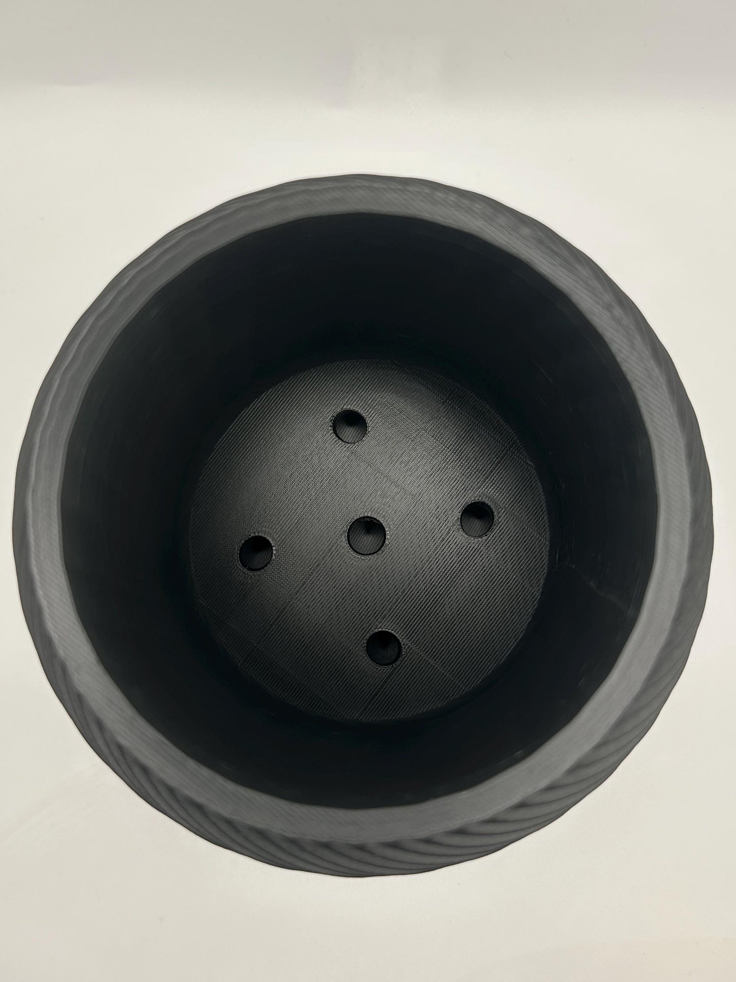 Modern Spiral Planter with Matching Drip Tray – Black or White Indoor/Outdoor Plant Pot