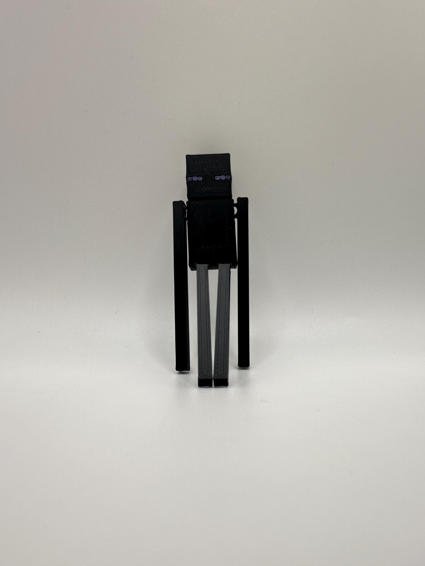 Articulated Tall Figure – Pixel-Inspired Poseable Toy – Fantasy Gift, Desk Decor, Fidget Figure