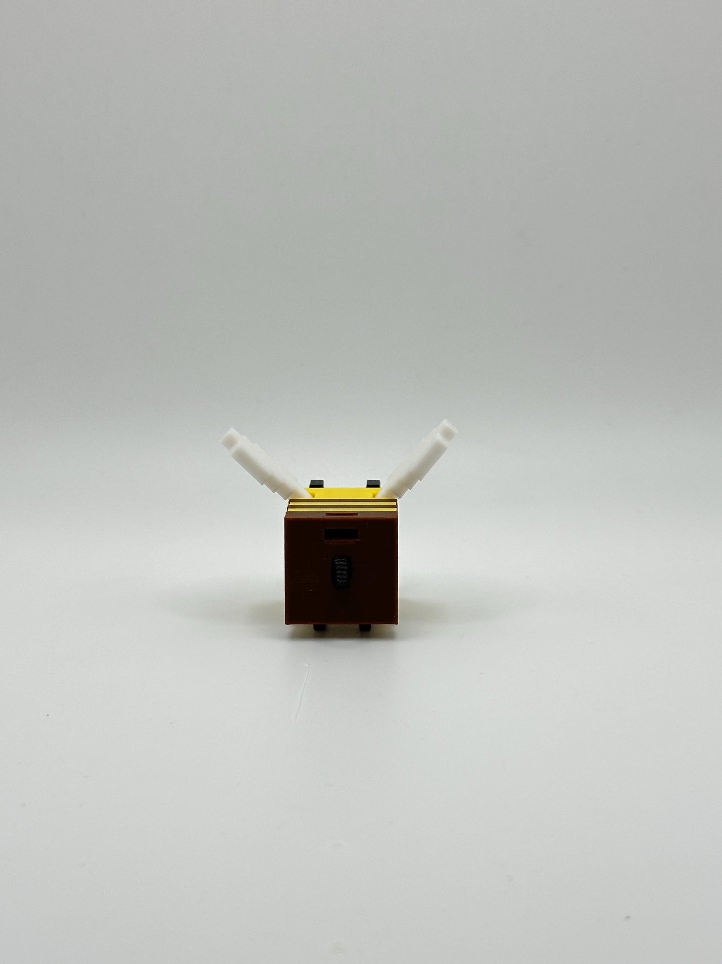 Articulated Bee – 3D Printed Figure with Moving Wings | Single Bee