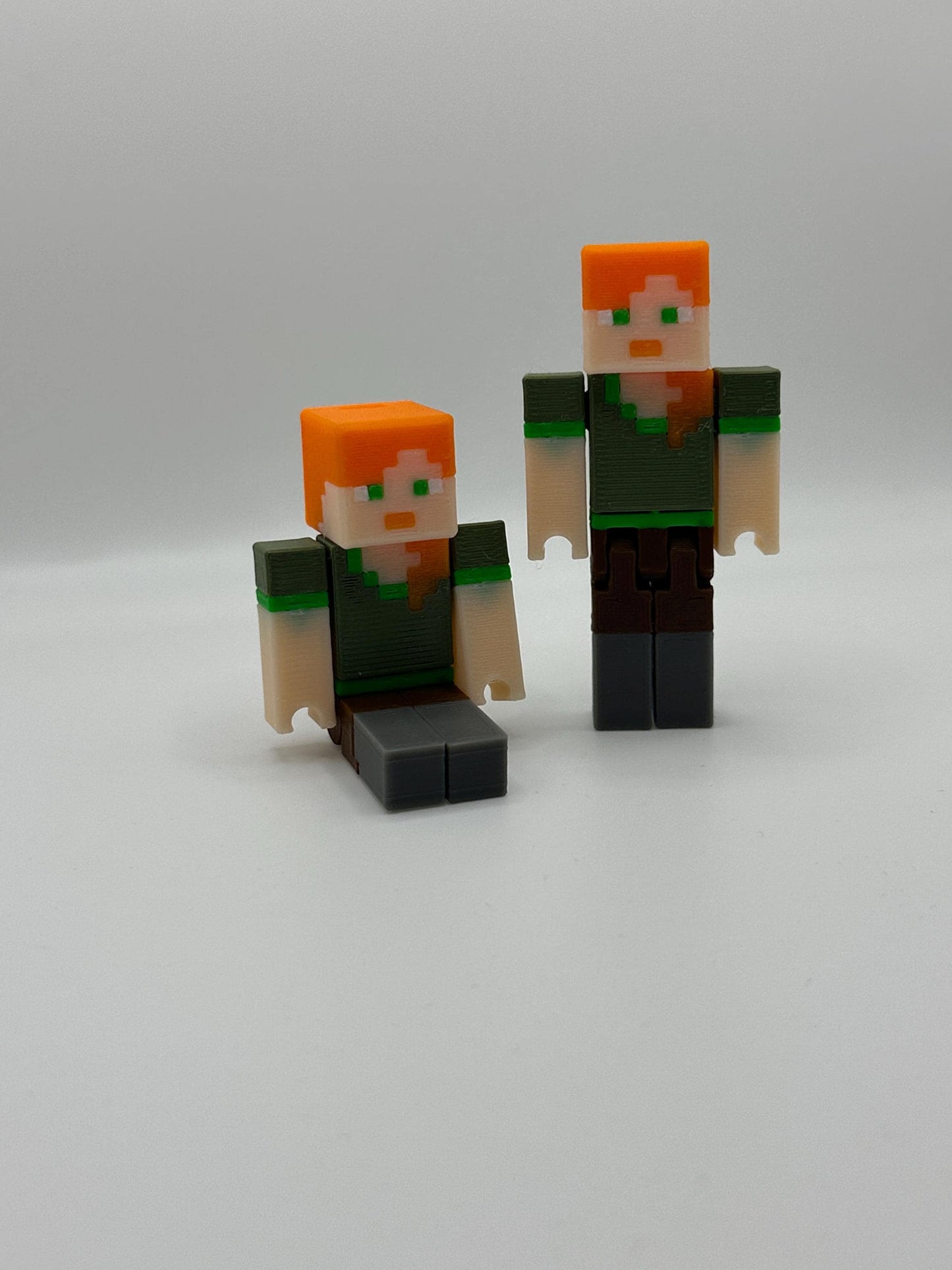 Articulated Female character Toy - 3D Printed Pixel Character, Poseable Action Figure, Perfect Gift for Gamers & Collectors