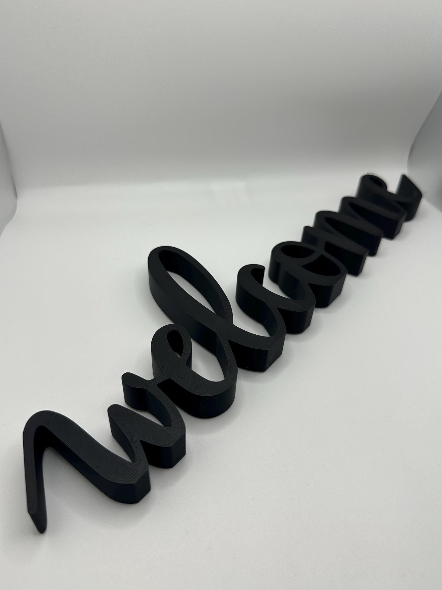 3D Printed “Welcome” Sign – Modern Desk or Shelf Decor, Entryway Accent, Freestanding Welcome Word Sign, Housewarming Gift