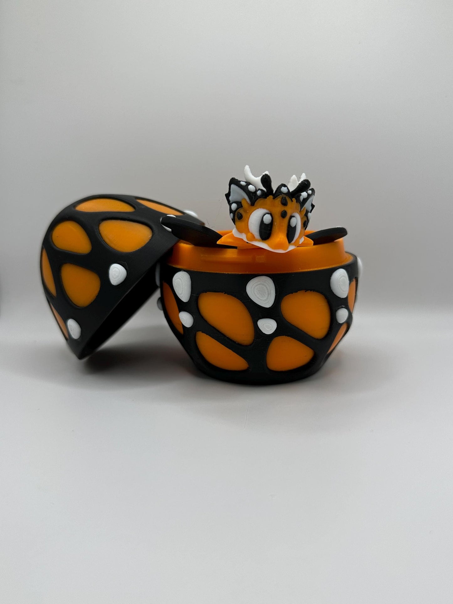 Monarch Butterfly Flexi Dragon with Egg: 3D Printed Fidget Toy