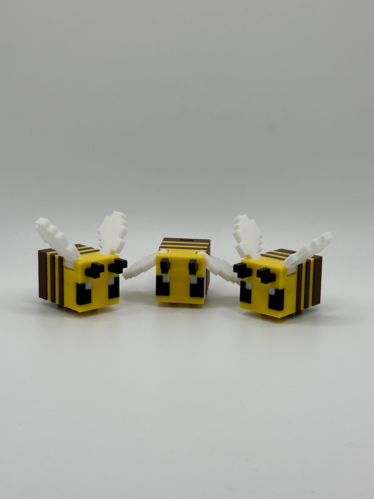 Articulated Bee – 3D Printed Figure with Moving Wings | Single Bee
