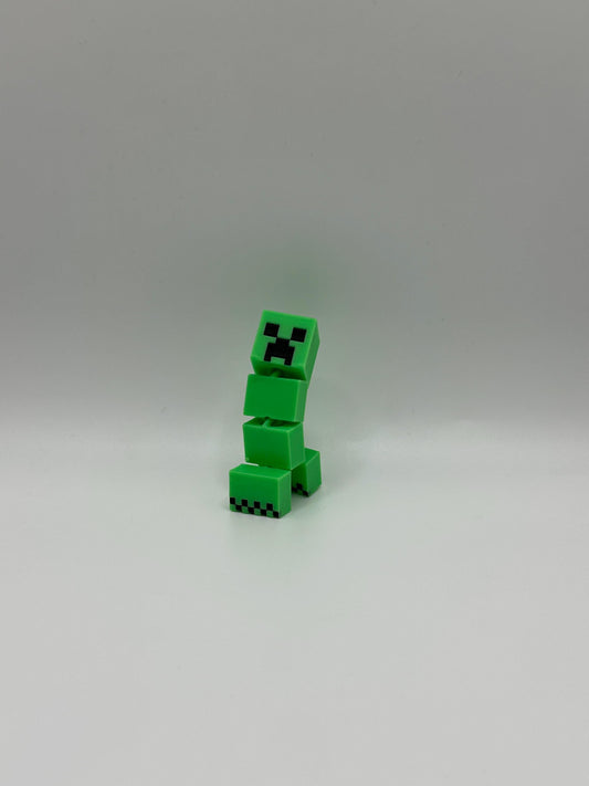 Articulated Kreepor Figurine – Pixel-Inspired Poseable Toy for Fantasy Desk Decor & Collectible Gift