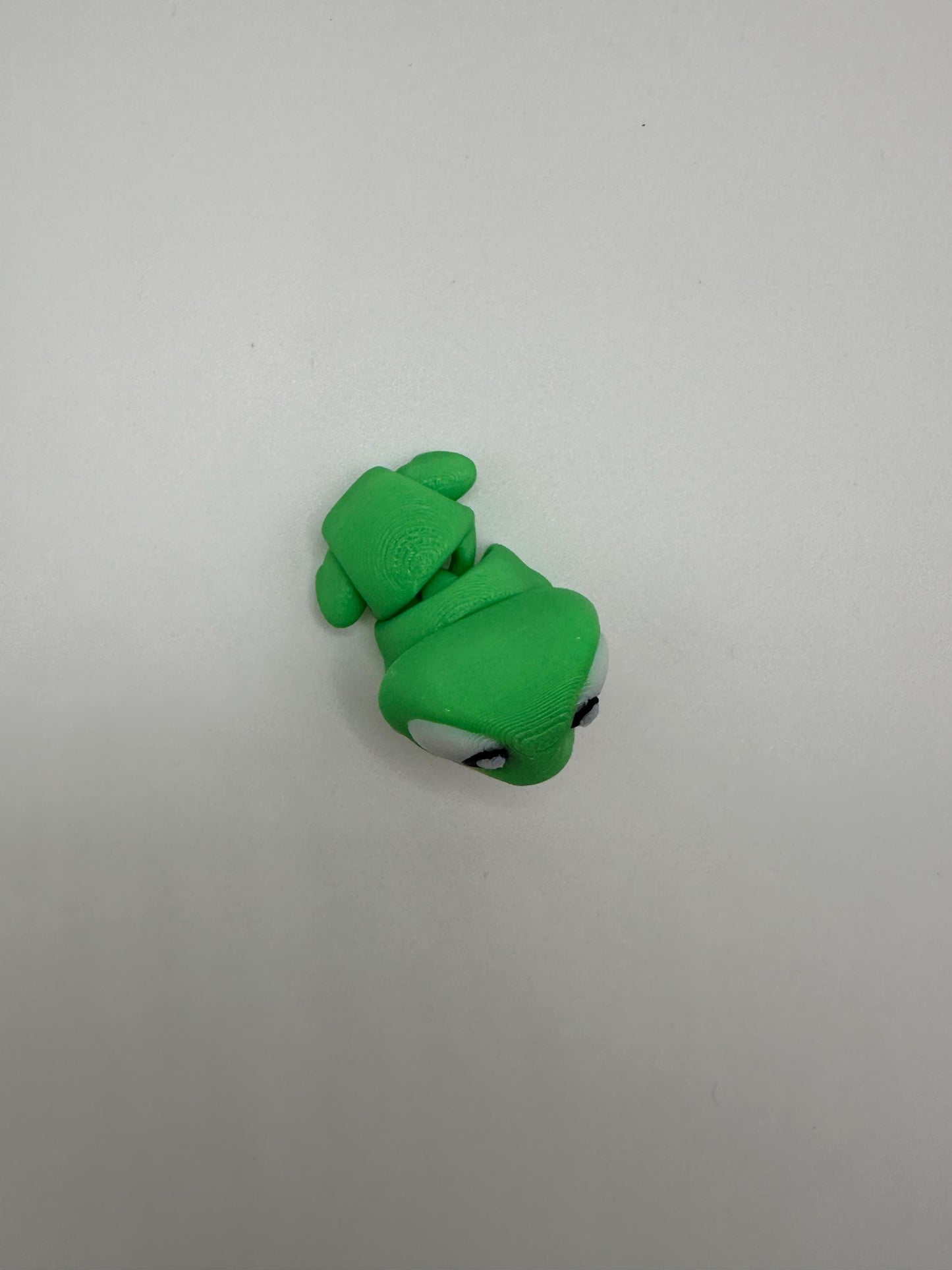 Frog Figurine – Cute 3D Printed Articulated Movable Frog, Adorable Home Decor & Gift for Kids and Collectors