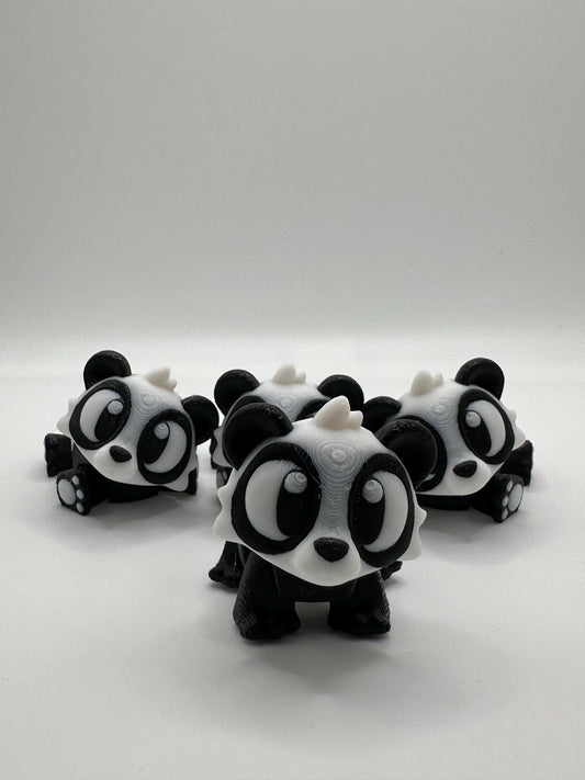 3D Printed Articulated Panda Figurine: Movable Desk Decor