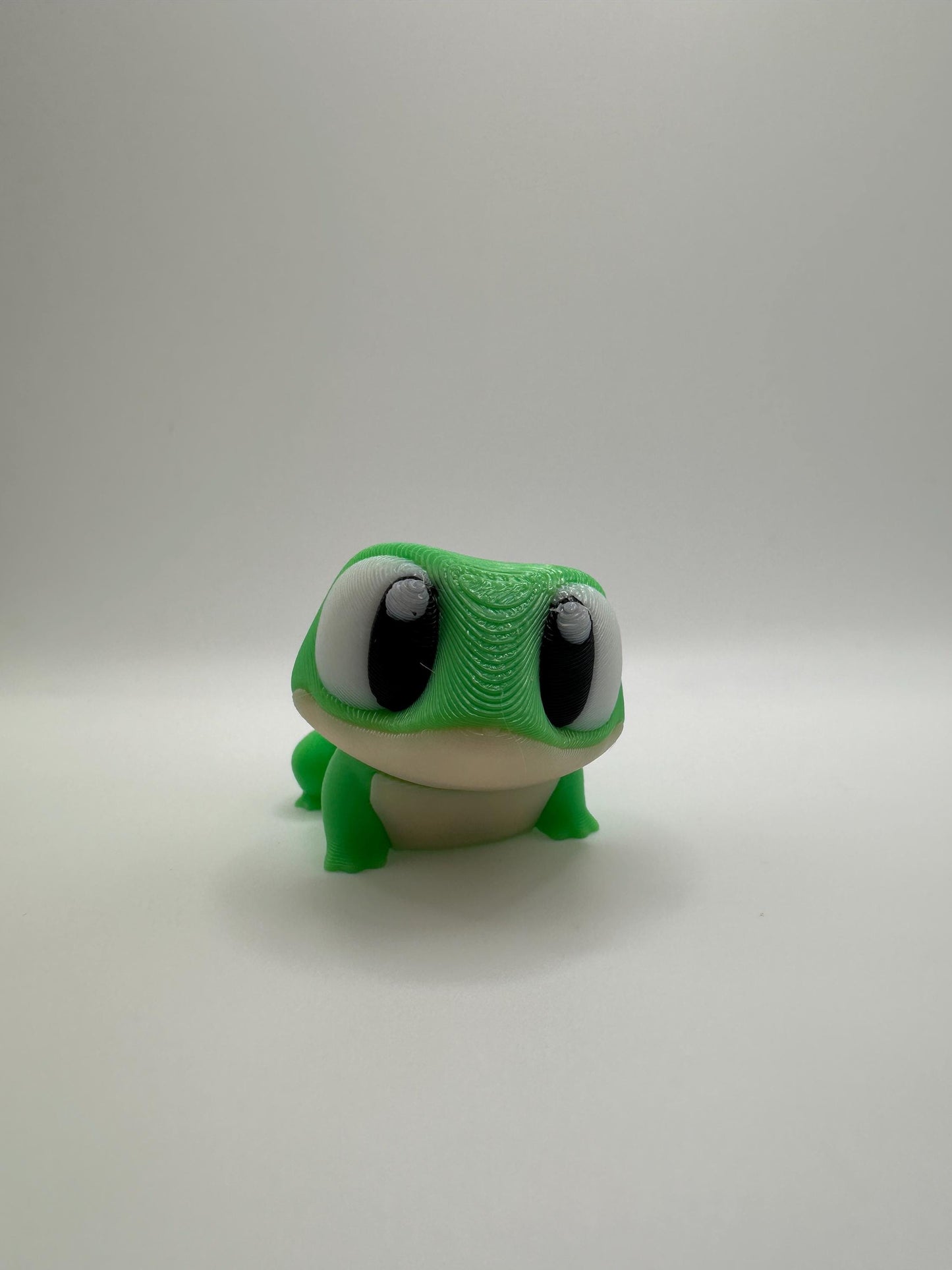 Frog Figurine – Cute 3D Printed Articulated Movable Frog, Adorable Home Decor & Gift for Kids and Collectors