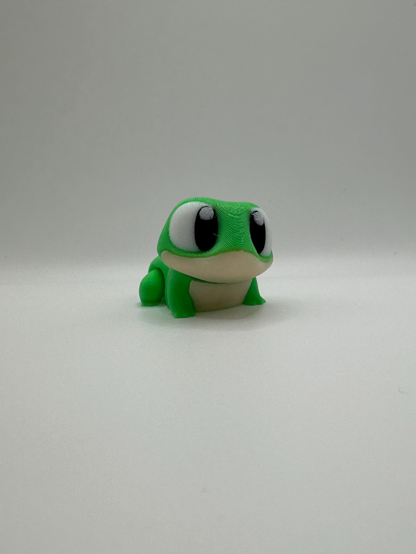 Frog Figurine – Cute 3D Printed Articulated Movable Frog, Adorable Home Decor & Gift for Kids and Collectors