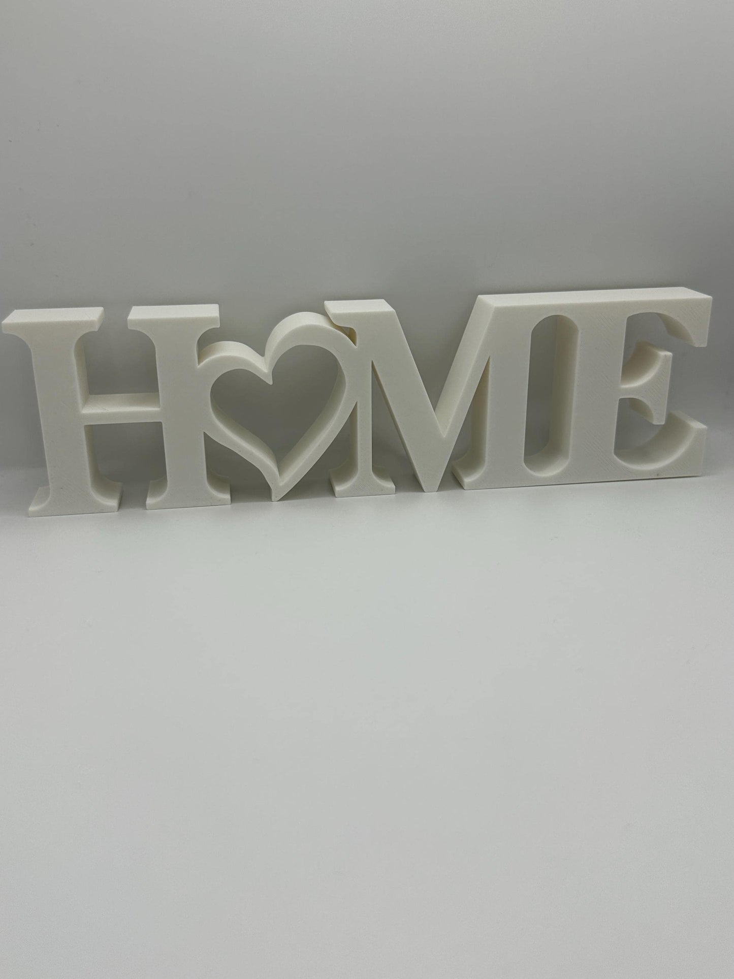 3D Printed “HOME” Shelf Decor with Heart – Modern Minimalist Home Sign, Desk or Shelf Decoration, Housewarming Gift, Home Office Decor