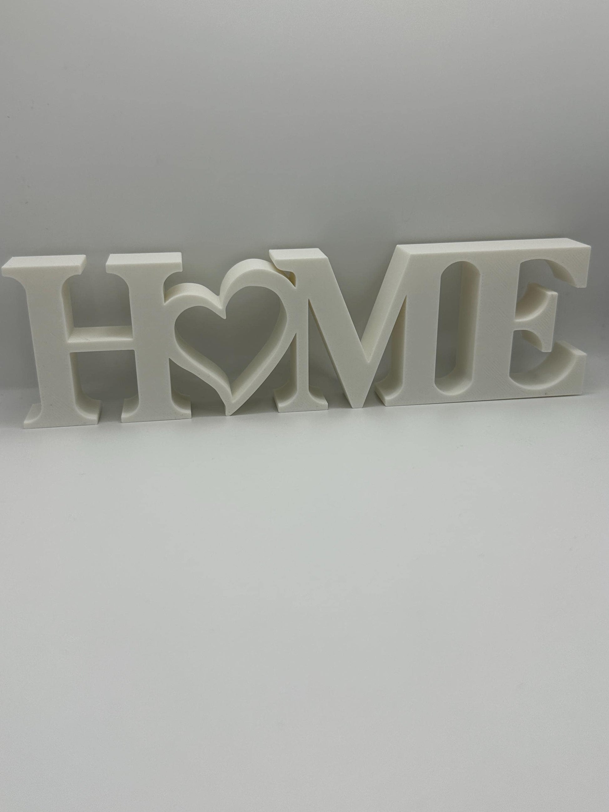 3D Printed “HOME” Shelf Decor with Heart – Modern Minimalist Home Sign, Desk or Shelf Decoration, Housewarming Gift, Home Office Decor