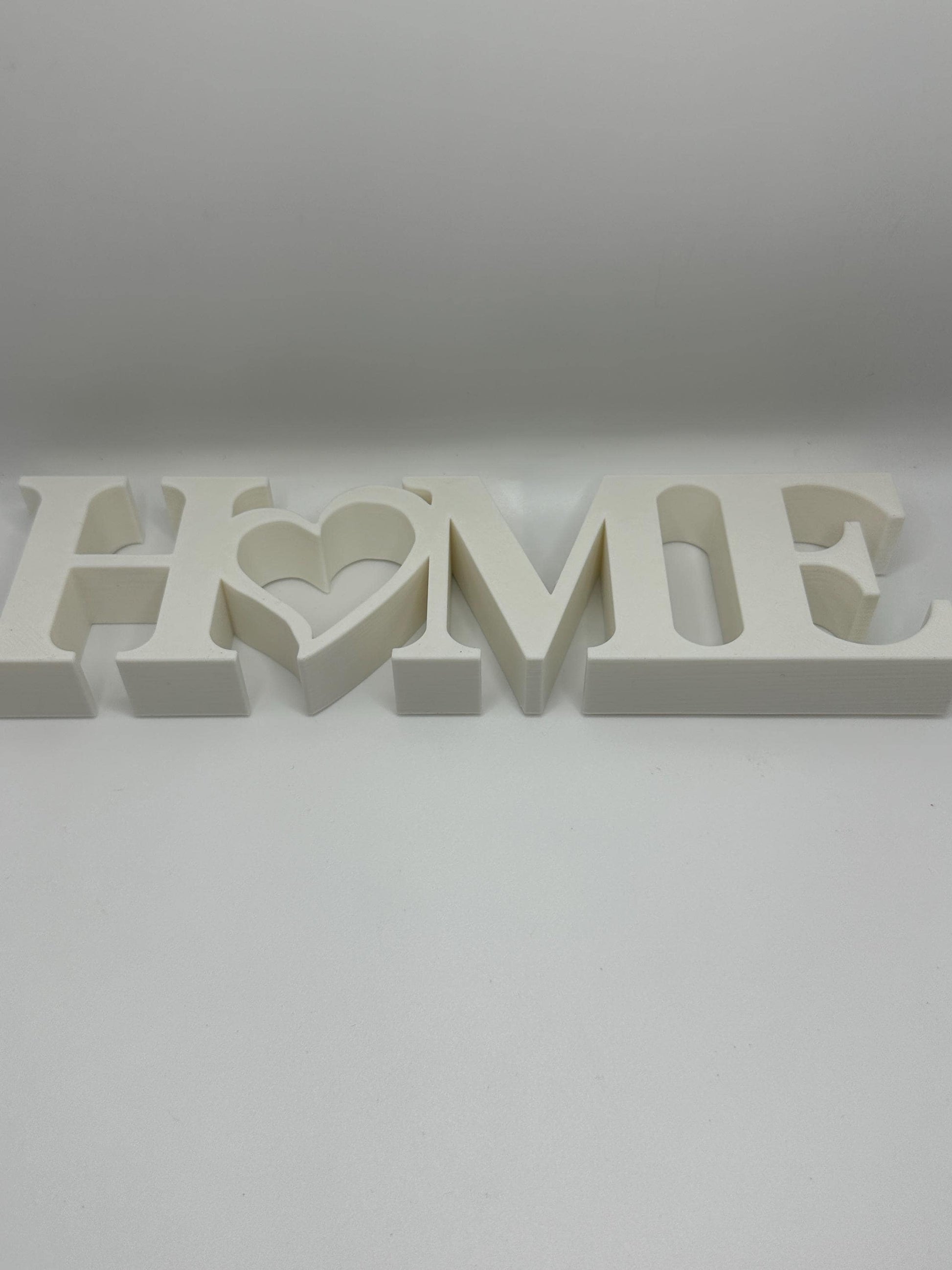 3D Printed “HOME” Shelf Decor with Heart – Modern Minimalist Home Sign, Desk or Shelf Decoration, Housewarming Gift, Home Office Decor