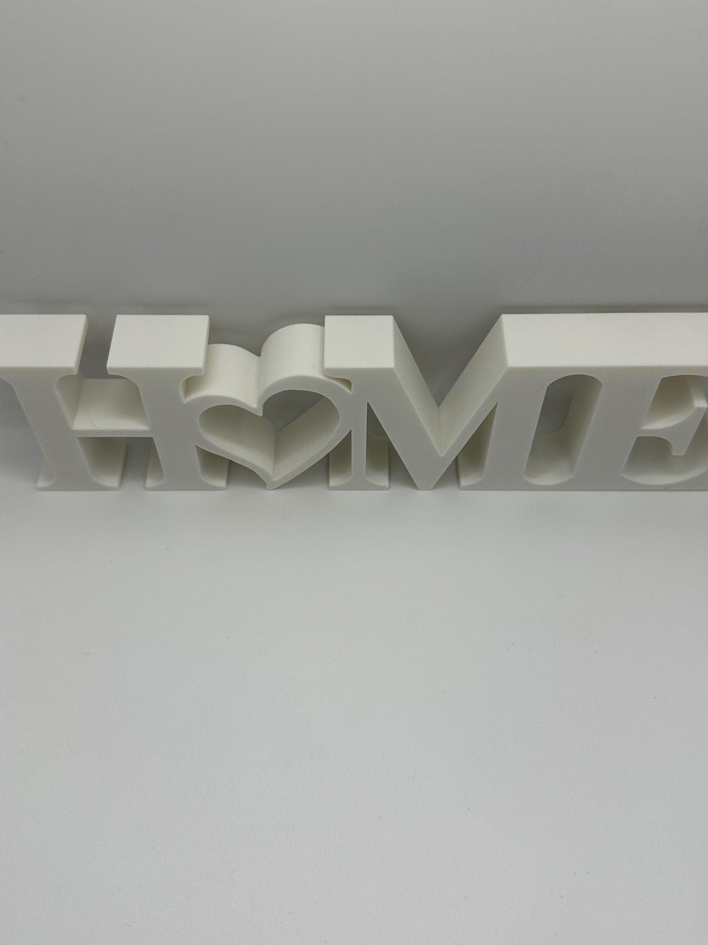 3D Printed “HOME” Shelf Decor with Heart – Modern Minimalist Home Sign, Desk or Shelf Decoration, Housewarming Gift, Home Office Decor