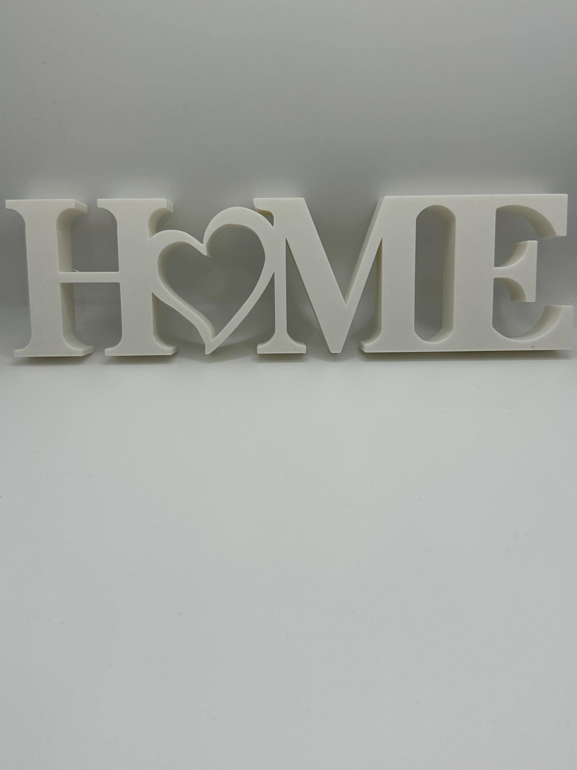 3D Printed “HOME” Shelf Decor with Heart – Modern Minimalist Home Sign, Desk or Shelf Decoration, Housewarming Gift, Home Office Decor