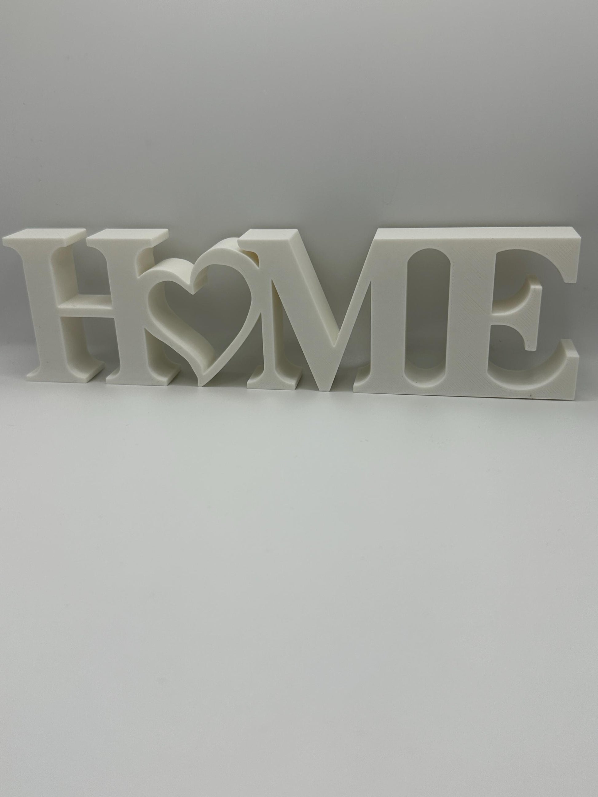 3D Printed “HOME” Shelf Decor with Heart – Modern Minimalist Home Sign, Desk or Shelf Decoration, Housewarming Gift, Home Office Decor