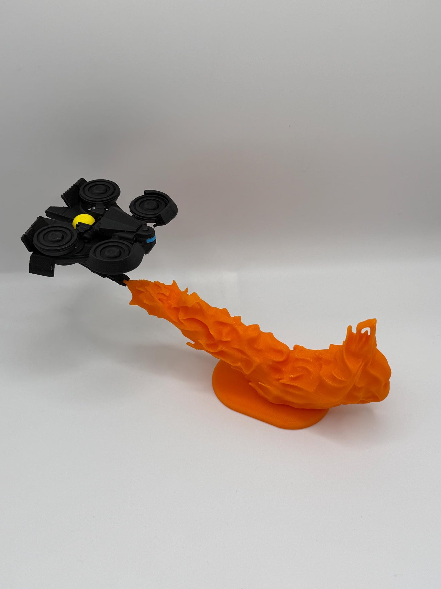 Firefly Drone with Flame Effect | ARC Raider Inspired | 3D Printed Sci-Fi Display | Futuristic Drone Figure | Gamer Desk Decor