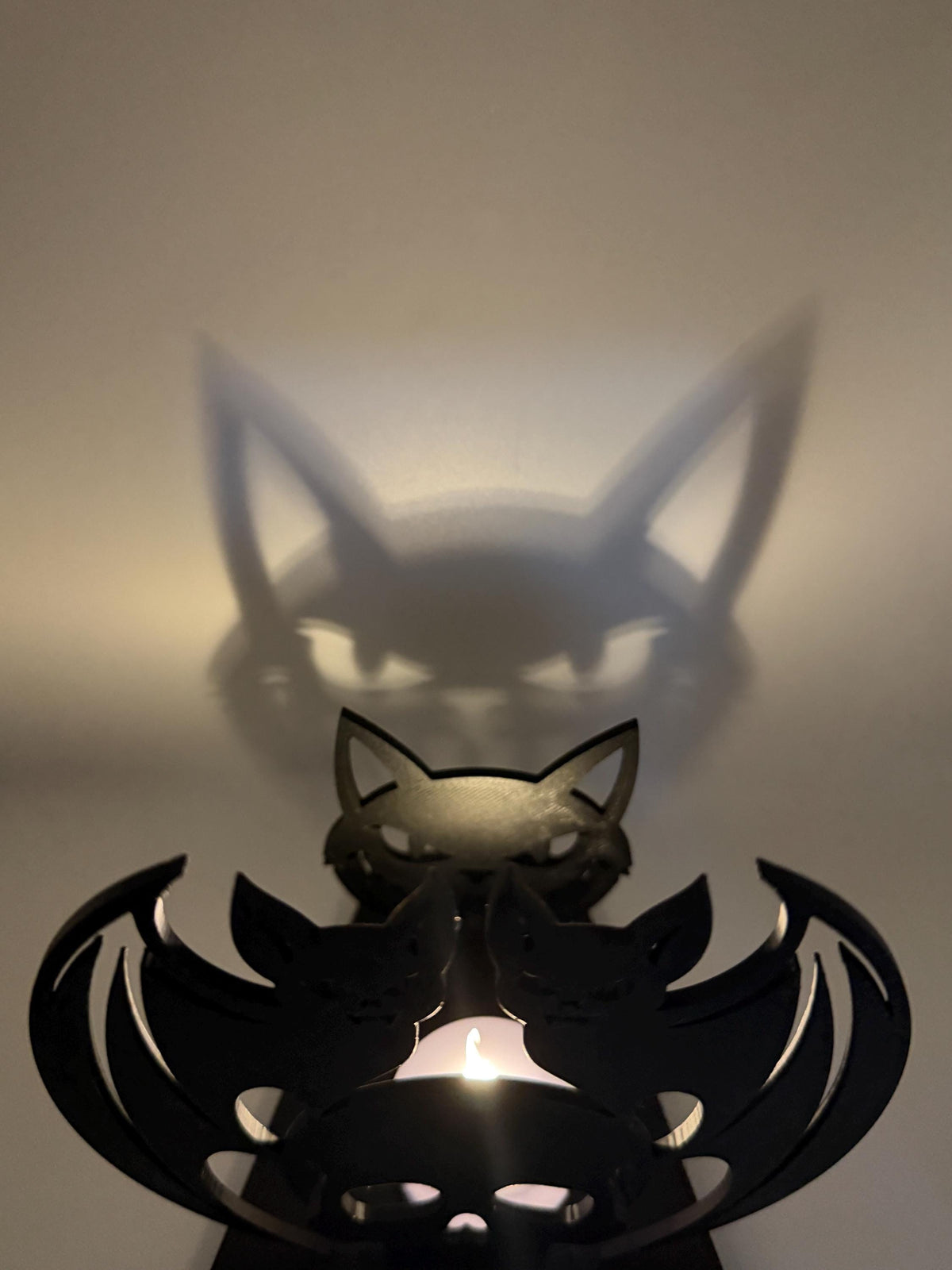 Halloween Shadow Light | Skull & Bat Shadow Projector | Spooky LED Tea Light Holder | Halloween Decor | 3D Printed Shadow Lamp